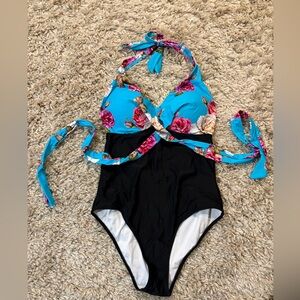 Cupshe women’s Floral One Piece Swimsuit - Blue and Black